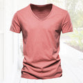 Schlichtes T-Shirt aus Slub-Baumwolle mit V-Ausschnitt
