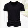 Schlichtes T-Shirt aus Slub-Baumwolle mit V-Ausschnitt