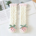 Flauschige, flauschige Slipper-Socken für Babys im Winter