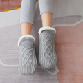 Neue Innenbereich-Socken-Hausschuhe aus Webstoff und Samt