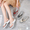 Strand-Flip-Flops mit Metallschnalle