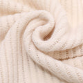 Stricken eines dicken lockeren Damenschals