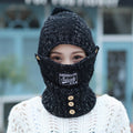 Strickmütze mit Ohrenschützern