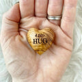 Pocket Hug Herz-Token aus Holz
