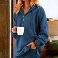 Kapuzenpullover mit Knöpfen