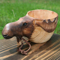 Niedliche handgemachte Holztasse mit Tiermotiv