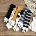 Flauschige flauschige Katzenkrallensocken