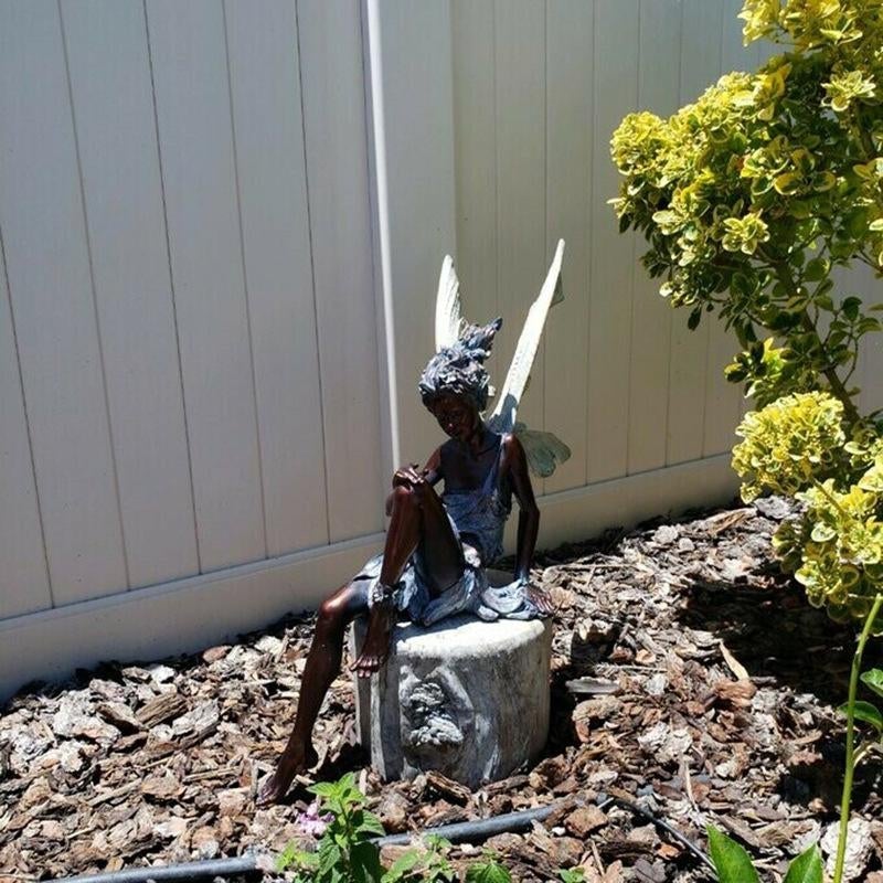 Sitzende Feengartenstatue Zweitbild