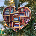 Niedliche herzförmige Bücherregal-Dekoration