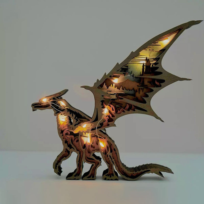 Aus Holz geschnitzte Tierornamente (mit Lichtern)