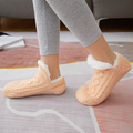 Neue Innenbereich-Socken-Hausschuhe aus Webstoff und Samt