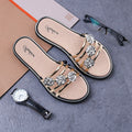 Geblümte Strandsandalen
