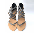 Sommerliche, überkreuzte, flache Sandalen mit Reißverschluss