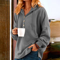 Kapuzenpullover mit Knöpfen