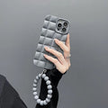 Mattetetierte Perlenarmbandhülle für das iPhone