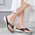 Strand-Flip-Flops mit Metallschnalle