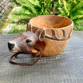 Niedliche handgemachte Holztasse mit Tiermotiv