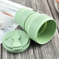 Zusammenklappbare Silikonflasche im Taschenformat