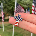 Entzückende Anstecknadel mit amerikanischem Kreuz