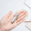 Ultradünne, tragbare Nagelknipser in Zikadenform