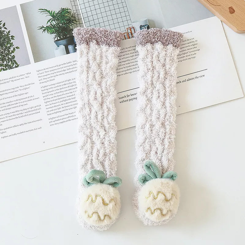 Flauschige, flauschige Slipper-Socken für Babys im Winter Zweitbild