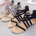 Sommerliche, überkreuzte, flache Sandalen mit Reißverschluss