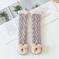 Flauschige, flauschige Slipper-Socken für Babys im Winter