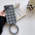 Mattetetierte Perlenarmbandhülle für das iPhone