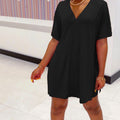 Set aus Kleid und kurze Hose mit V-Ausschnitt