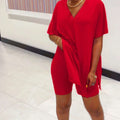 Set aus Kleid und kurze Hose mit V-Ausschnitt
